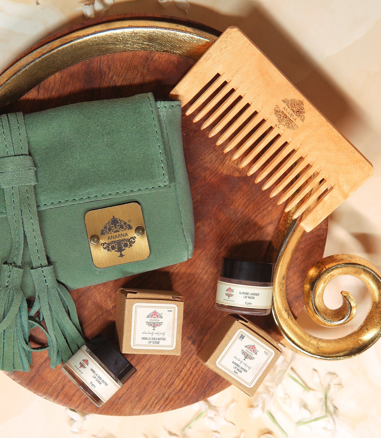 Discreet Lips Gift Set | Lip Mask | Lip Scrub | Neem Wood Comb