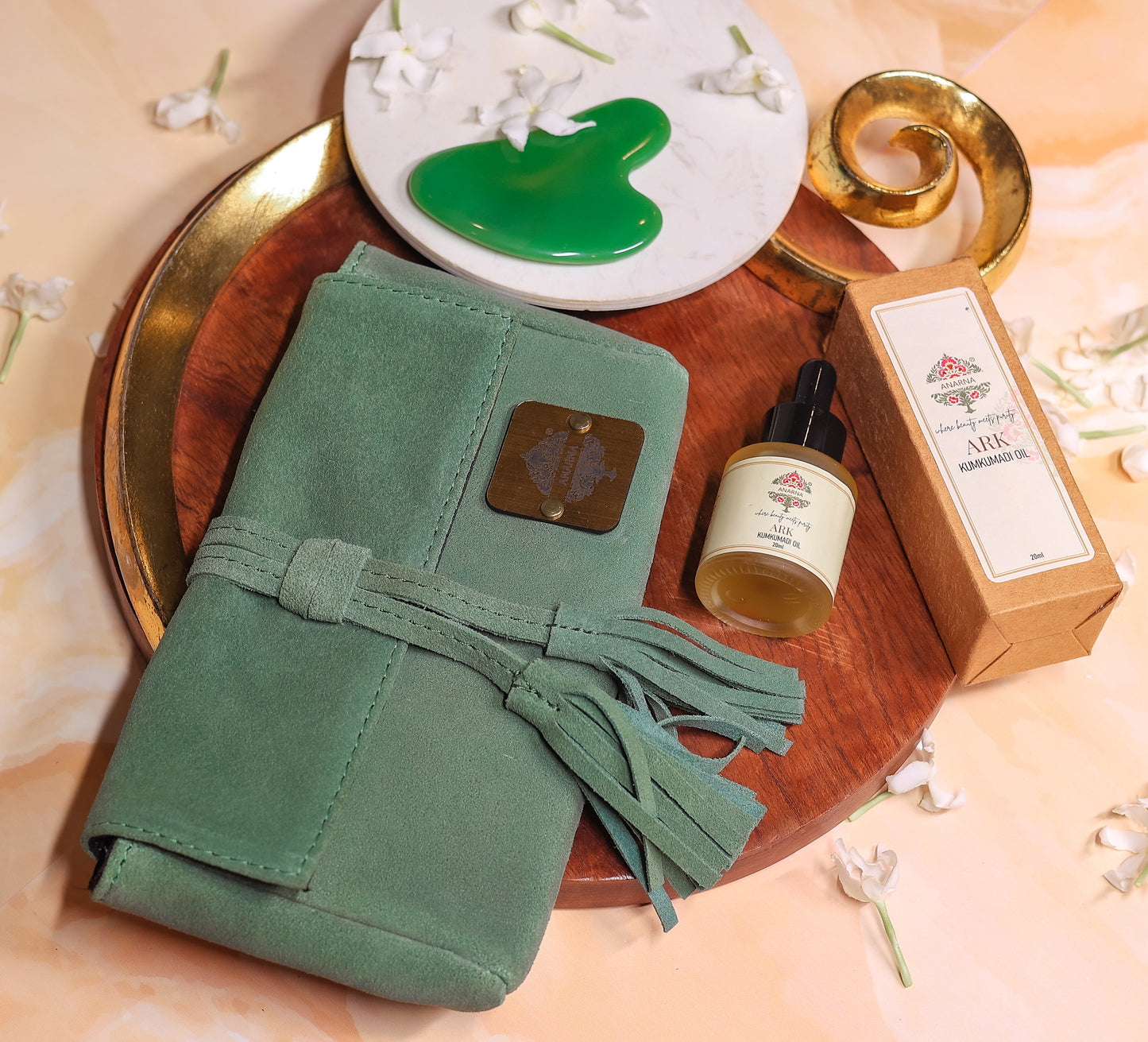 Luminous Glow Gift Set | Kumkumadi Oil | Gua Sha